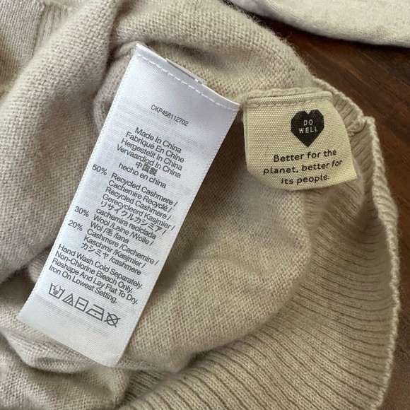 MADEWELL (Re)sourced Cashmere Carlyn V-Neck Cardigan Sweater Cream - Picture 7 of 9